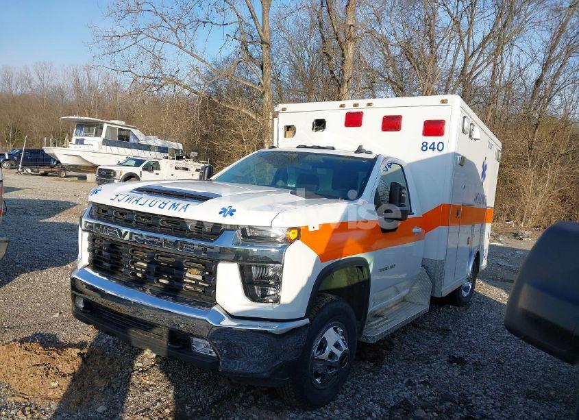 Photo 2 of 2023 Chevrolet Silverado 3500HD CHASSIS LT (VIN 1GB3YTE75PF220985)