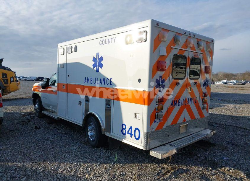 Photo 3 of 2023 Chevrolet Silverado 3500HD CHASSIS LT (VIN 1GB3YTE75PF220985)