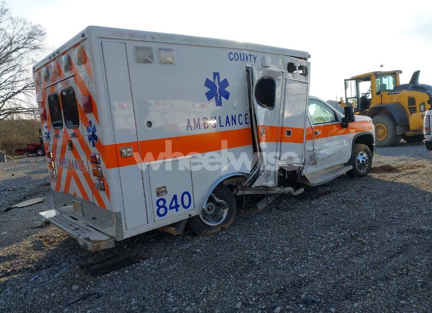 Photo 4 of 2023 Chevrolet Silverado 3500HD CHASSIS LT (VIN 1GB3YTE75PF220985)