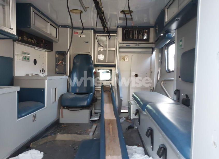 Photo 7 of 2023 Chevrolet Silverado 3500HD CHASSIS LT (VIN 1GB3YTE75PF220985)