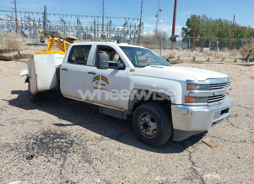 2015 Chevrolet Silverado 3500HD CHASSIS WT (VIN 1GB4CYC85FF164640) main photo
