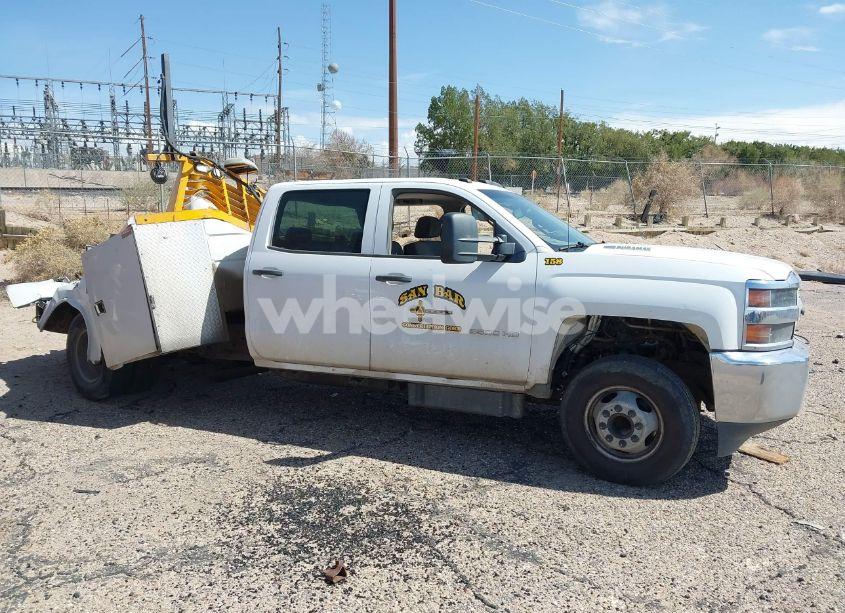 Photo 13 of 2015 Chevrolet Silverado 3500HD CHASSIS WT (VIN 1GB4CYC85FF164640)