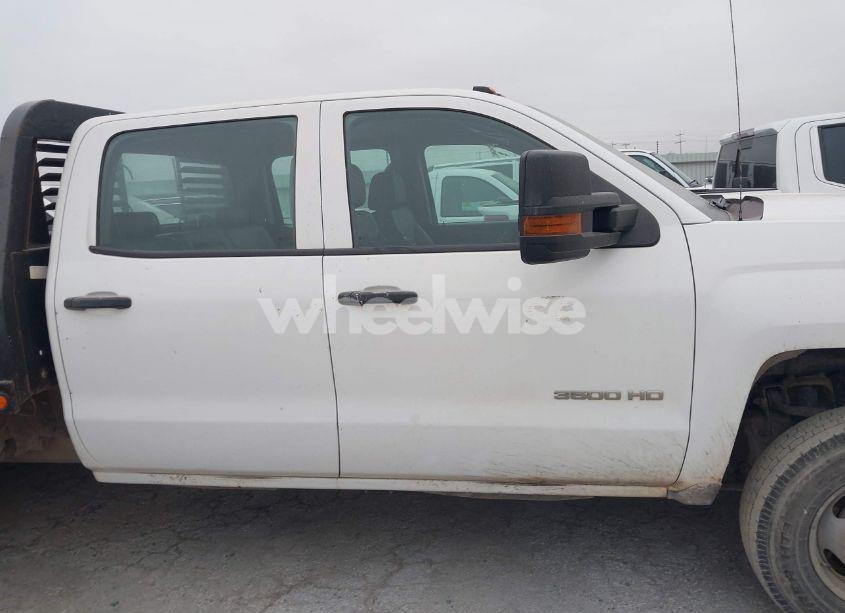 Photo 13 of 2017 Chevrolet Silverado 3500HD CHASSIS WT (VIN 1GB4CYCG3HF131453)