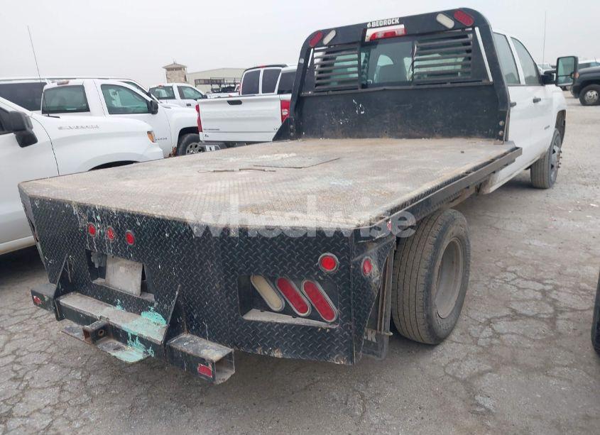 Photo 4 of 2017 Chevrolet Silverado 3500HD CHASSIS WT (VIN 1GB4CYCG3HF131453)