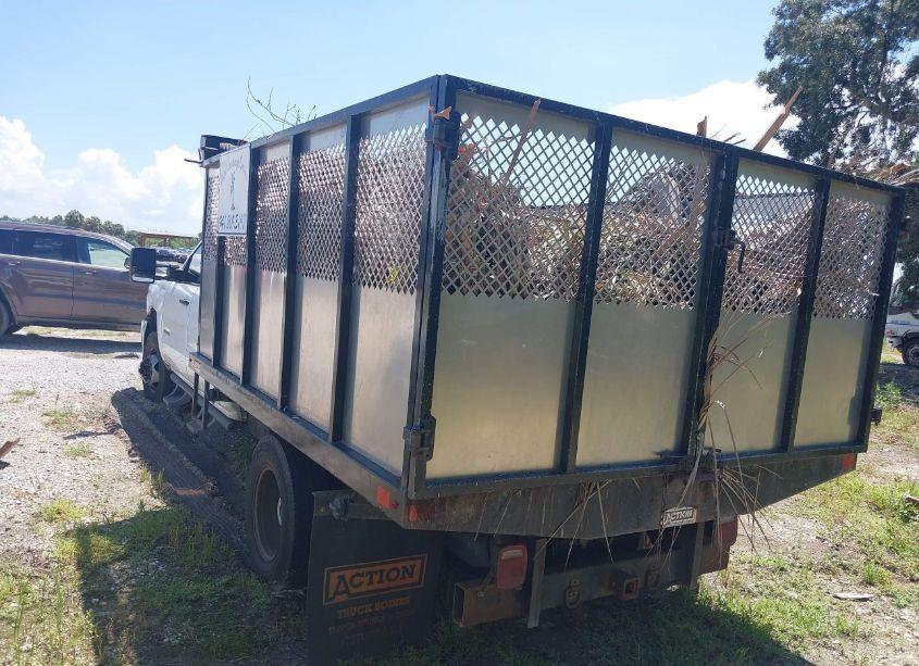 Photo 3 of 2018 Chevrolet Silverado 3500HD CHASSIS WT (VIN 1GB4CYCG4JF107619)