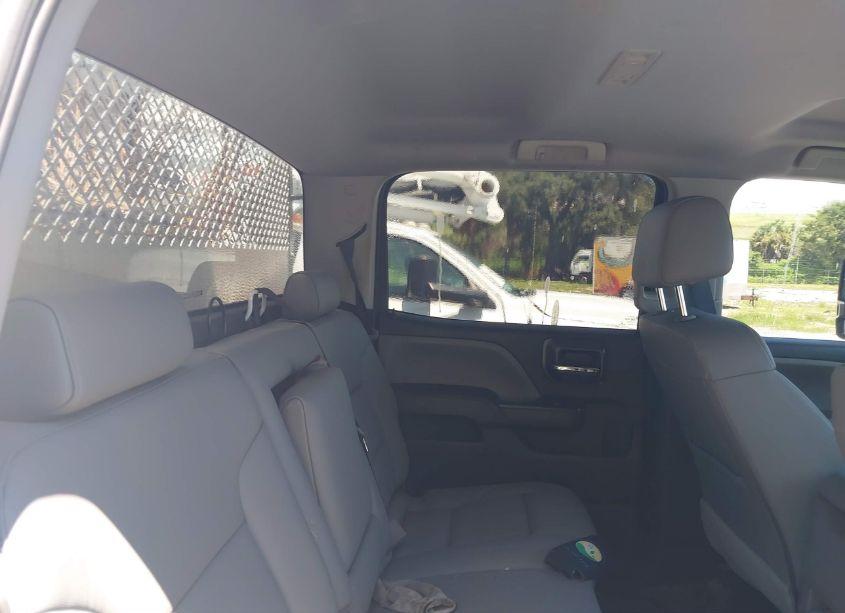 Photo 7 of 2018 Chevrolet Silverado 3500HD CHASSIS WT (VIN 1GB4CYCG4JF107619)