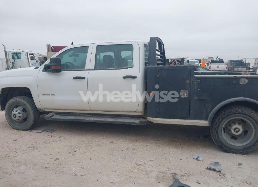Photo 14 of 2015 Chevrolet Silverado 3500HD CHASSIS WT (VIN 1GB4CYCG6FF502263)