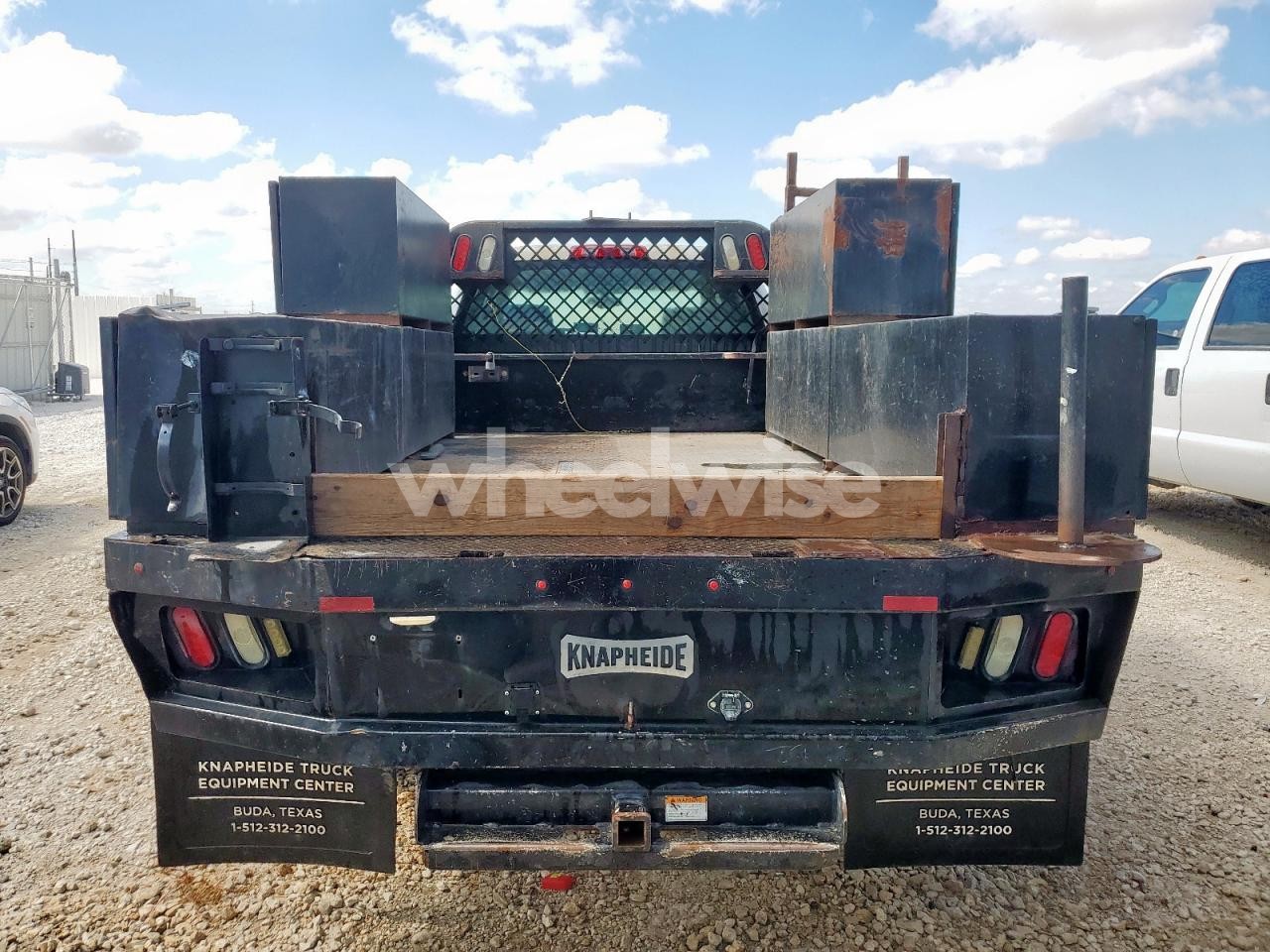 Photo 6 of 2017 CHEVROLET SILVERADO C3500 (VIN 1GB4CYCG7HF133674)