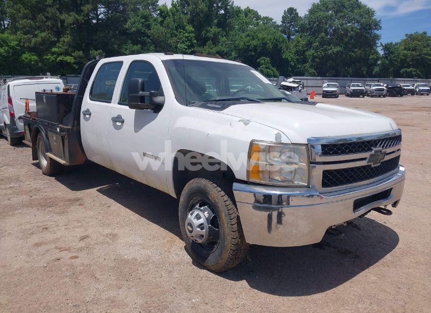 2011 Chevrolet Silverado 3500HD CHASSIS WORK TRUCK (VIN 1GB4CZCG4BF130034) main photo