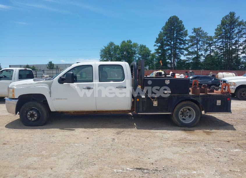 Photo 14 of 2011 Chevrolet Silverado 3500HD CHASSIS WORK TRUCK (VIN 1GB4CZCG4BF130034)