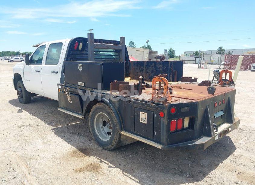 Photo 3 of 2011 Chevrolet Silverado 3500HD CHASSIS WORK TRUCK (VIN 1GB4CZCG4BF130034)