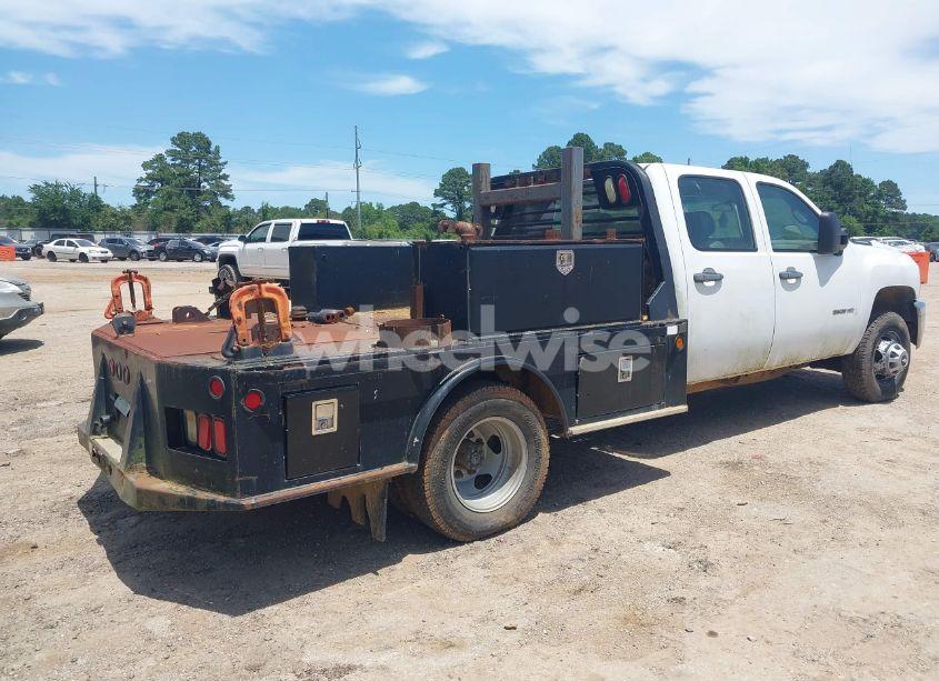 Photo 4 of 2011 Chevrolet Silverado 3500HD CHASSIS WORK TRUCK (VIN 1GB4CZCG4BF130034)