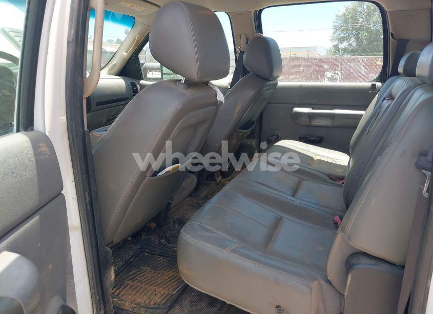 Photo 7 of 2011 Chevrolet Silverado 3500HD CHASSIS WORK TRUCK (VIN 1GB4CZCG4BF130034)