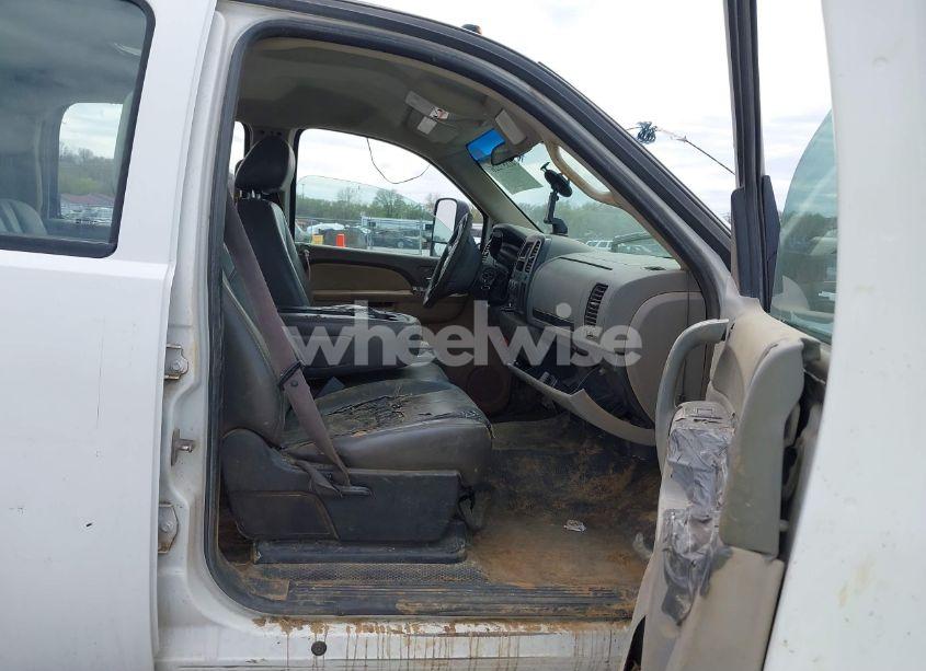 Photo 5 of 2012 Chevrolet Silverado 3500HD CHASSIS WORK TRUCK (VIN 1GB4CZCG8CF225195)