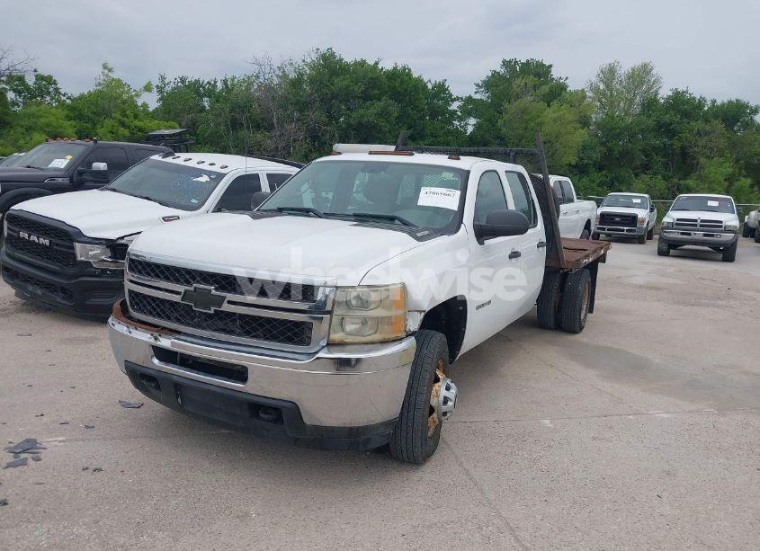 Photo 2 of 2011 Chevrolet Silverado 3500HD WORK TRUCK (VIN 1GB4CZCL3BF180338)
