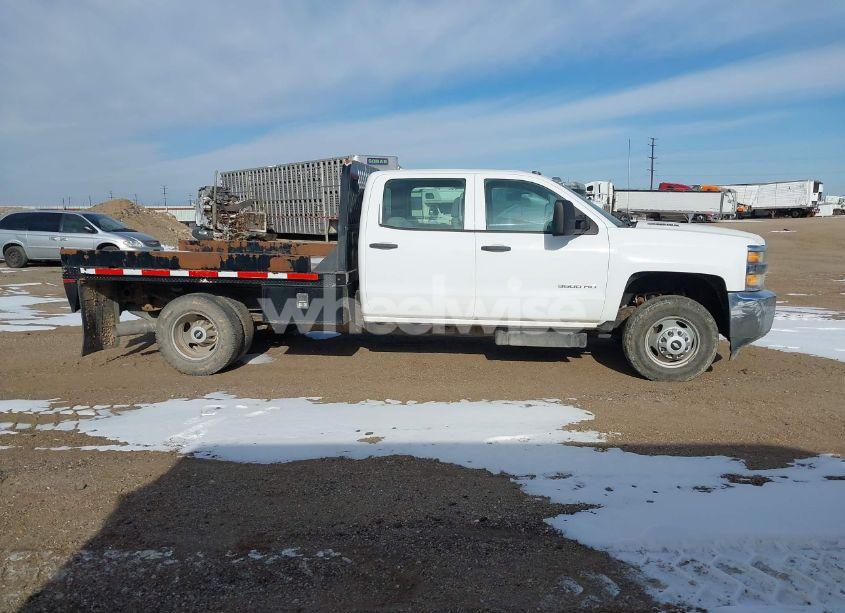 Photo 13 of 2015 Chevrolet Silverado 3500HD CHASSIS WT (VIN 1GB4KYC89FF172100)