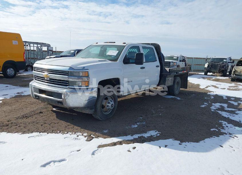 Photo 2 of 2015 Chevrolet Silverado 3500HD CHASSIS WT (VIN 1GB4KYC89FF172100)