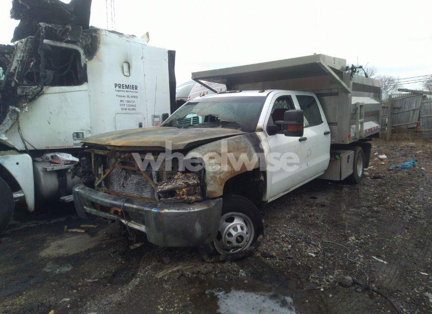 2015 Chevrolet Silverado 3500HD CHASSIS WT (VIN 1GB4KYC89FF668255) main photo