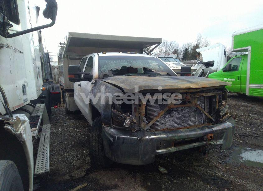 Photo 2 of 2015 Chevrolet Silverado 3500HD CHASSIS WT (VIN 1GB4KYC89FF668255)