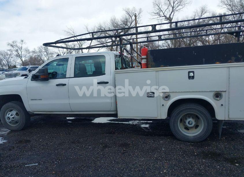 Photo 14 of 2018 Chevrolet Silverado 3500HD CHASSIS WT (VIN 1GB4KYCG7JF214165)