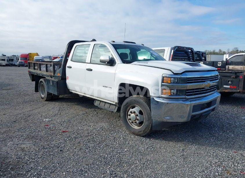 2017 Chevrolet Silverado 3500HD CHASSIS WT (VIN 1GB4KYCY2HF213461) main photo