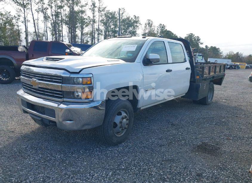 Photo 2 of 2017 Chevrolet Silverado 3500HD CHASSIS WT (VIN 1GB4KYCY2HF213461)