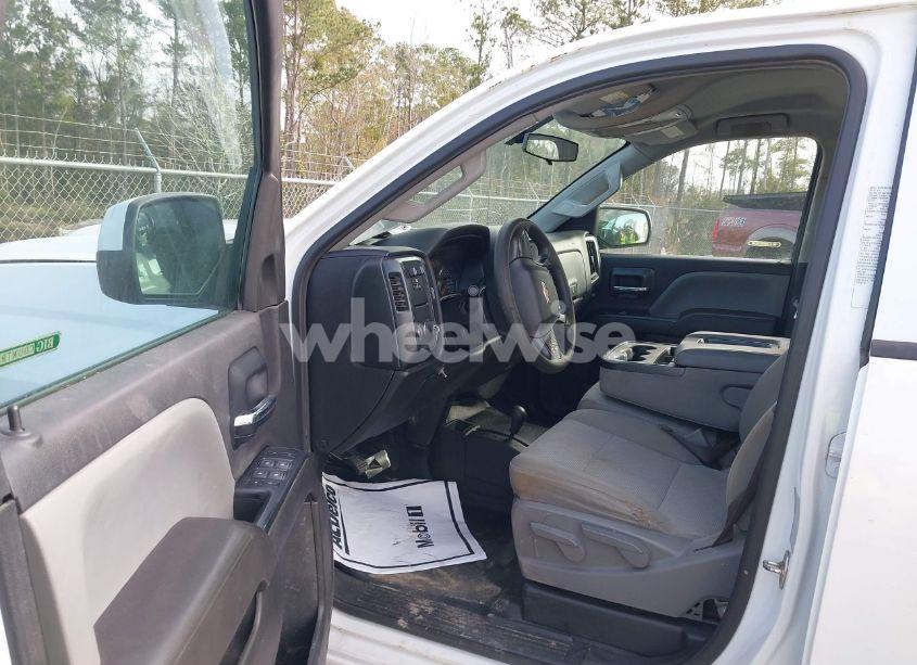 Photo 6 of 2017 Chevrolet Silverado 3500HD CHASSIS WT (VIN 1GB4KYCY2HF213461)