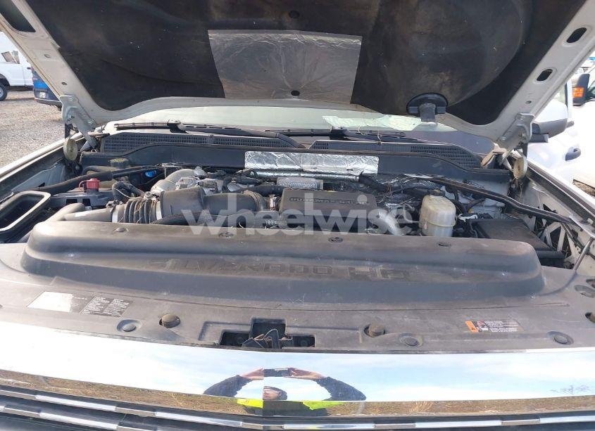 Photo 9 of 2017 Chevrolet Silverado 3500HD CHASSIS WT (VIN 1GB4KYCY2HF213461)