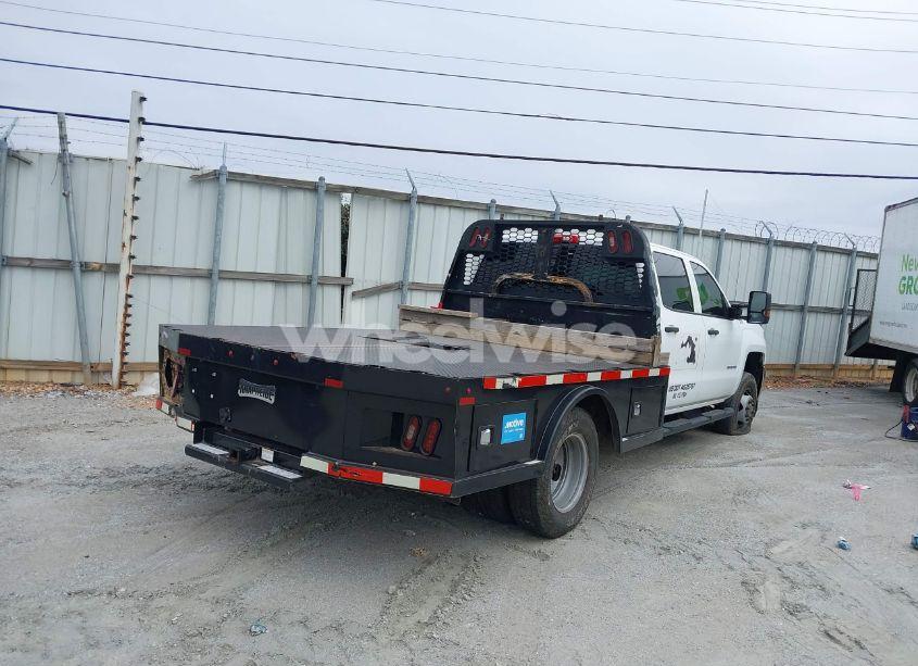Photo 4 of 2018 Chevrolet Silverado 3500HD CHASSIS WT (VIN 1GB4KYCY3JF158329)