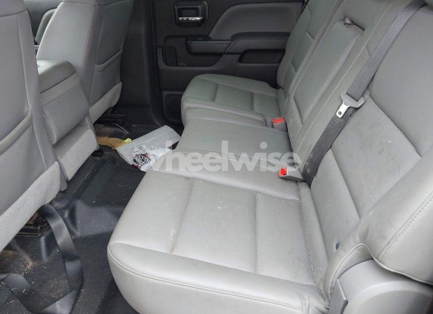 Photo 7 of 2018 Chevrolet Silverado 3500HD CHASSIS WT (VIN 1GB4KYCY3JF158329)