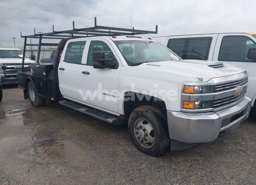 2017 Chevrolet Silverado 3500HD CHASSIS WT (VIN 1GB4KYCY4HF178552) main photo