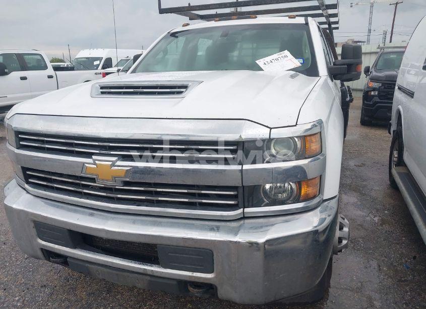 Photo 11 of 2017 Chevrolet Silverado 3500HD CHASSIS WT (VIN 1GB4KYCY4HF178552)