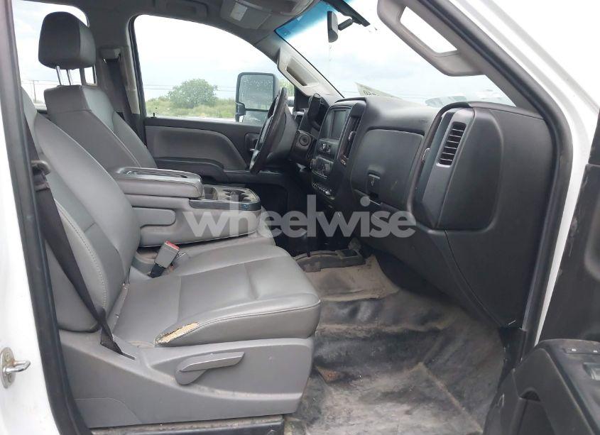 Photo 7 of 2017 Chevrolet Silverado 3500HD CHASSIS WT (VIN 1GB4KYCY4HF178552)