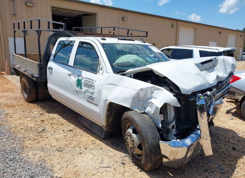 2018 Chevrolet Silverado 3500HD CHASSIS WT (VIN 1GB4KYCY5JF126109) main photo