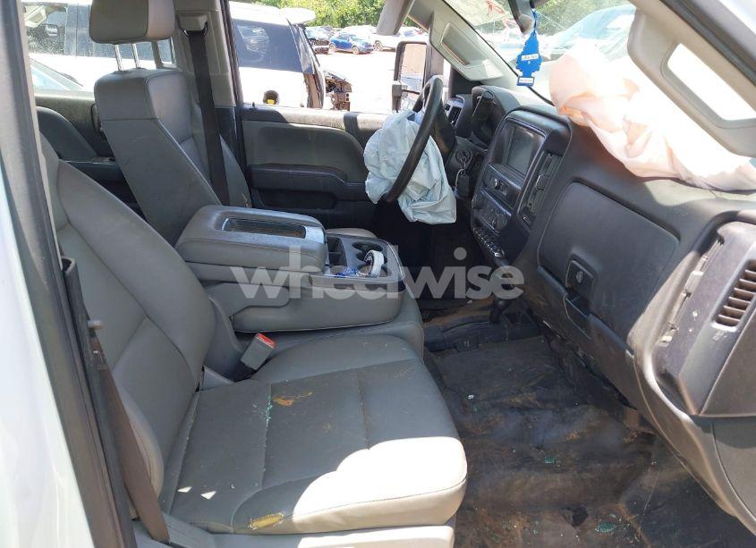 Photo 5 of 2018 Chevrolet Silverado 3500HD CHASSIS WT (VIN 1GB4KYCY5JF126109)