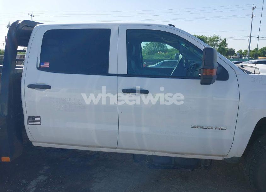 Photo 13 of 2018 Chevrolet Silverado 3500HD CHASSIS WT (VIN 1GB4KYCY7JF236076)
