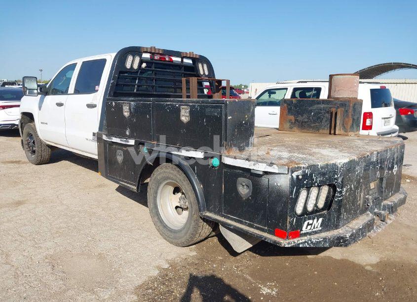 Photo 3 of 2018 Chevrolet Silverado 3500HD CHASSIS WT (VIN 1GB4KYCY7JF236076)