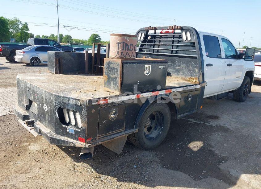 Photo 4 of 2018 Chevrolet Silverado 3500HD CHASSIS WT (VIN 1GB4KYCY7JF236076)