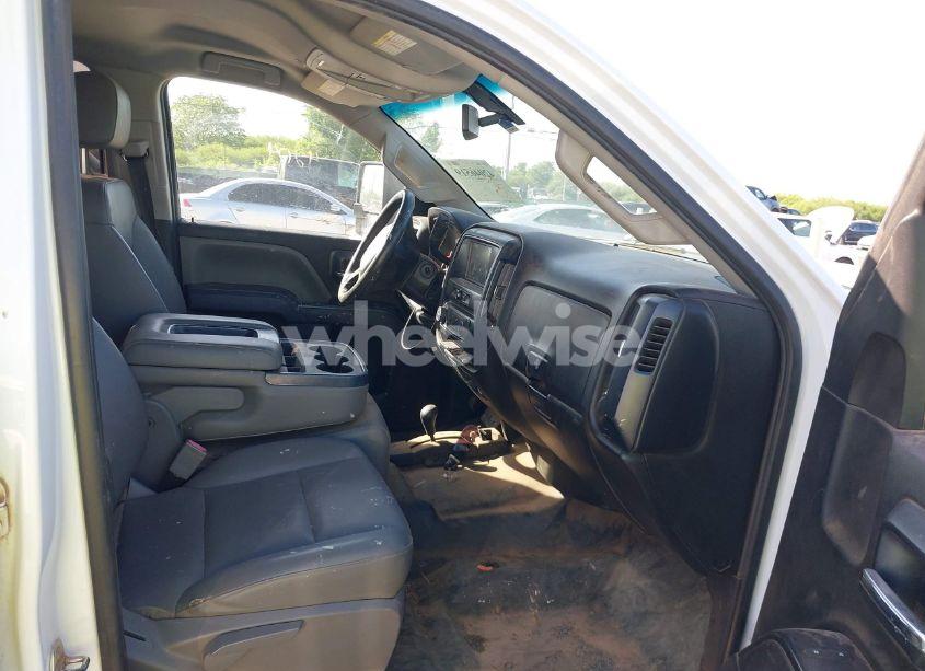 Photo 7 of 2018 Chevrolet Silverado 3500HD CHASSIS WT (VIN 1GB4KYCY7JF236076)