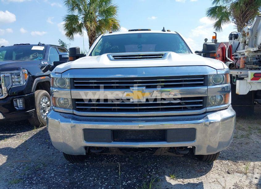 Photo 12 of 2018 Chevrolet Silverado 3500HD CHASSIS WT (VIN 1GB4KYCY9JF174308)