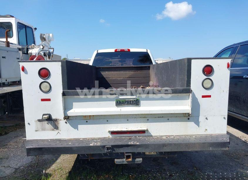 Photo 15 of 2018 Chevrolet Silverado 3500HD CHASSIS WT (VIN 1GB4KYCY9JF174308)