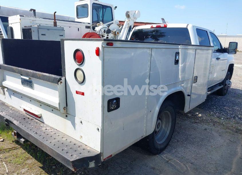 Photo 4 of 2018 Chevrolet Silverado 3500HD CHASSIS WT (VIN 1GB4KYCY9JF174308)