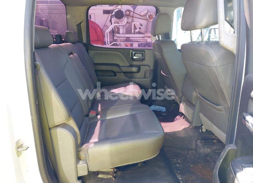 Photo 8 of 2018 Chevrolet Silverado 3500HD CHASSIS WT (VIN 1GB4KYCY9JF174308)