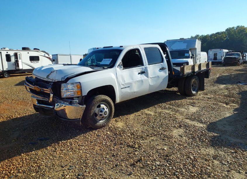 Photo 2 of 2013 Chevrolet Silverado 3500HD CHASSIS WORK TRUCK (VIN 1GB4KZC83DF198579)