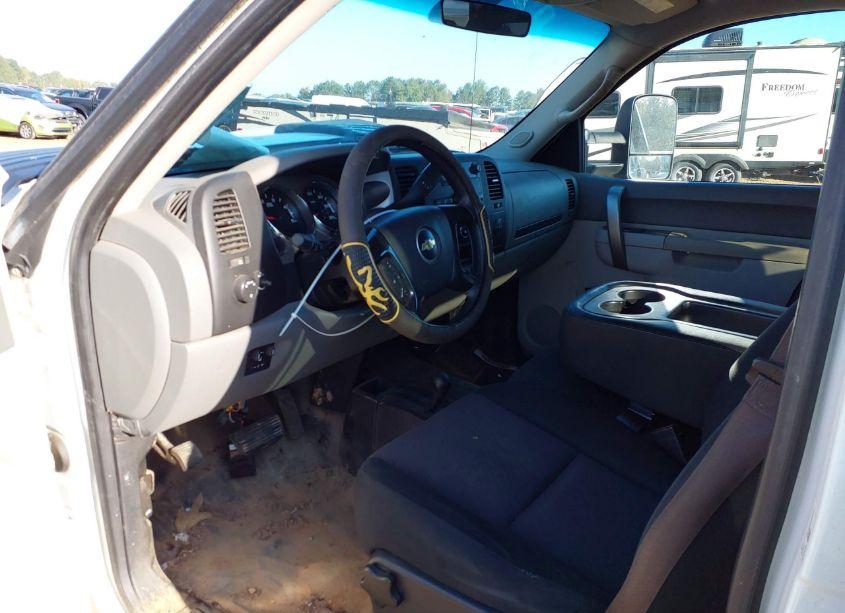 Photo 6 of 2013 Chevrolet Silverado 3500HD CHASSIS WORK TRUCK (VIN 1GB4KZC83DF198579)