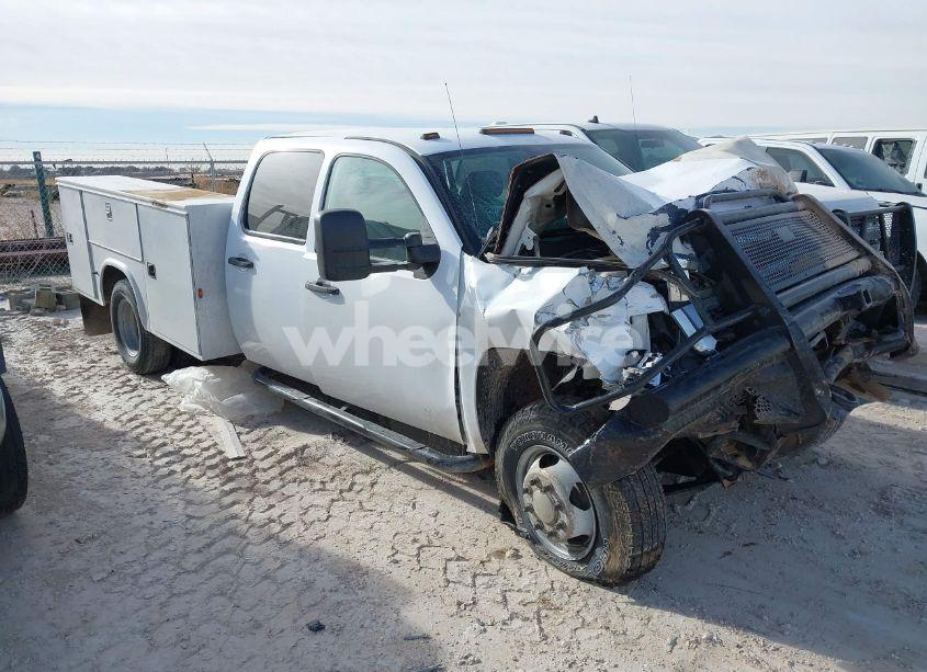 2013 Chevrolet Silverado 3500HD CHASSIS WORK TRUCK (VIN 1GB4KZC88DF242804) main photo