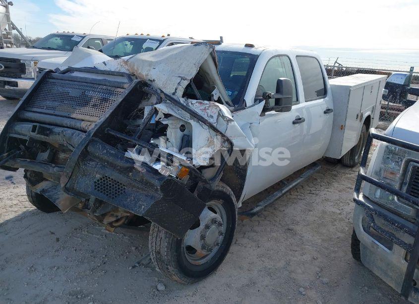Photo 2 of 2013 Chevrolet Silverado 3500HD CHASSIS WORK TRUCK (VIN 1GB4KZC88DF242804)