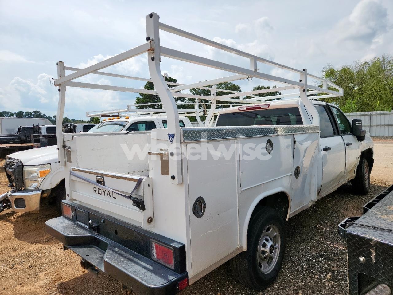Photo 3 of 2023 CHEVROLET SILVERADO C2500 HEAVY DUTY (VIN 1GB4WLE77PF238057)