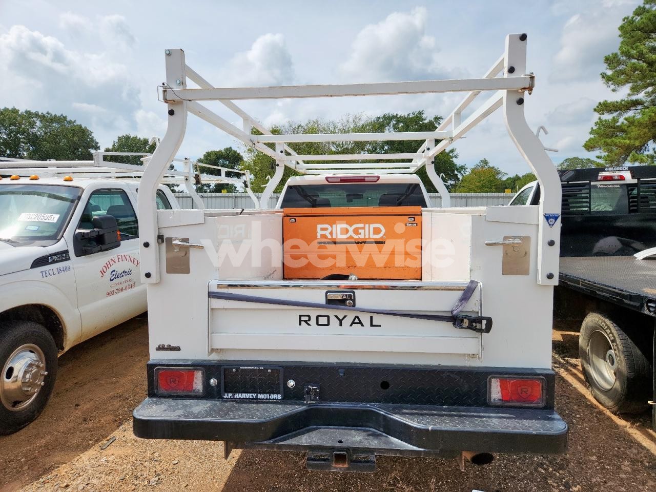 Photo 6 of 2023 CHEVROLET SILVERADO C2500 HEAVY DUTY (VIN 1GB4WLE77PF238057)