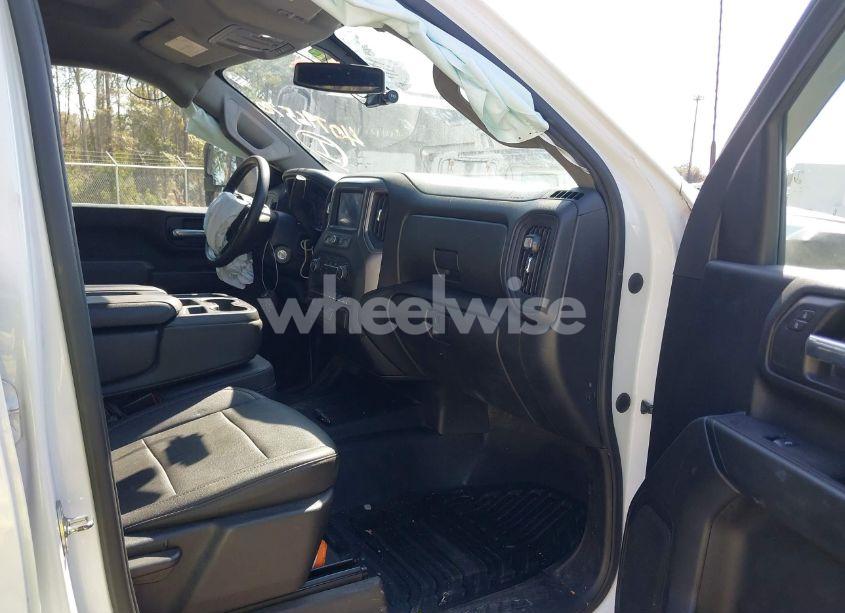 Photo 5 of 2021 Chevrolet Silverado 3500HD CHASSIS WORK TRUCK (VIN 1GB4WRE79MF208217)